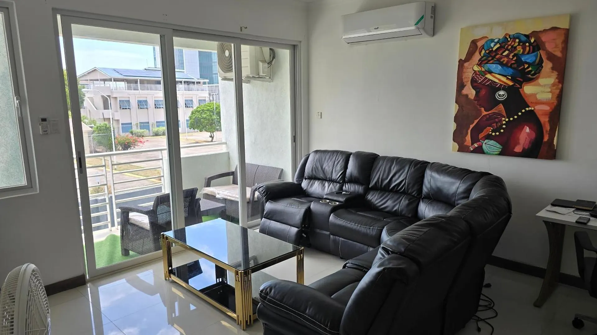 Cosmopolitan Retreat - New Kingston location