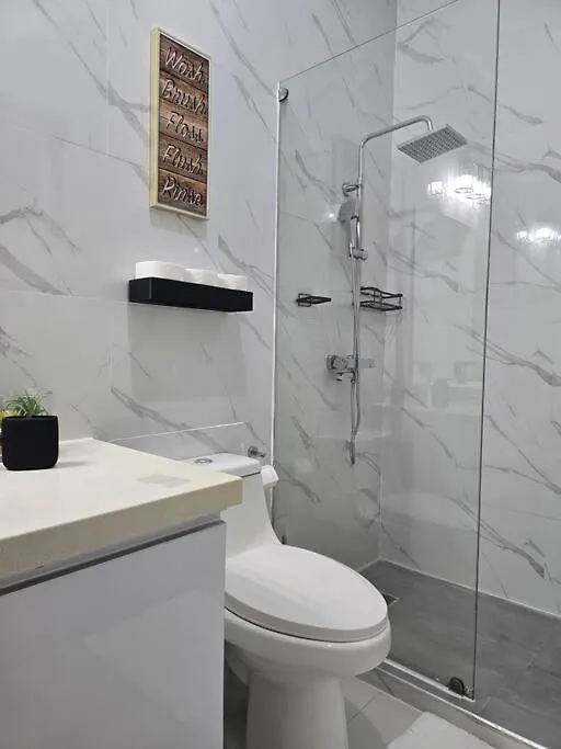 Cosmopolitan Retreat - New Kingston Apartment