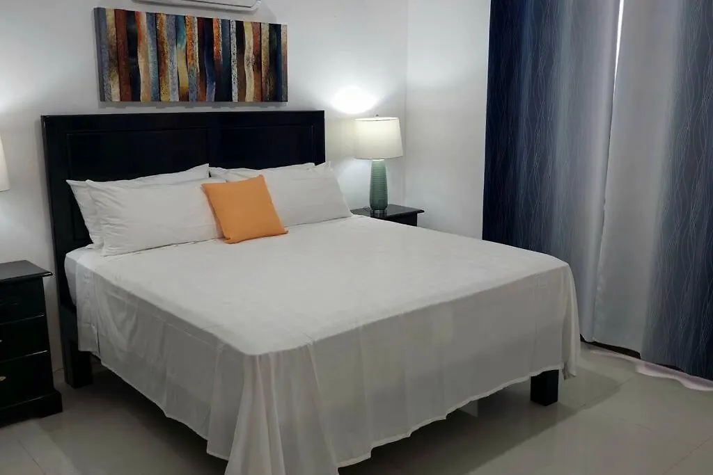 Cosmopolitan Retreat - New Kingston Apartment