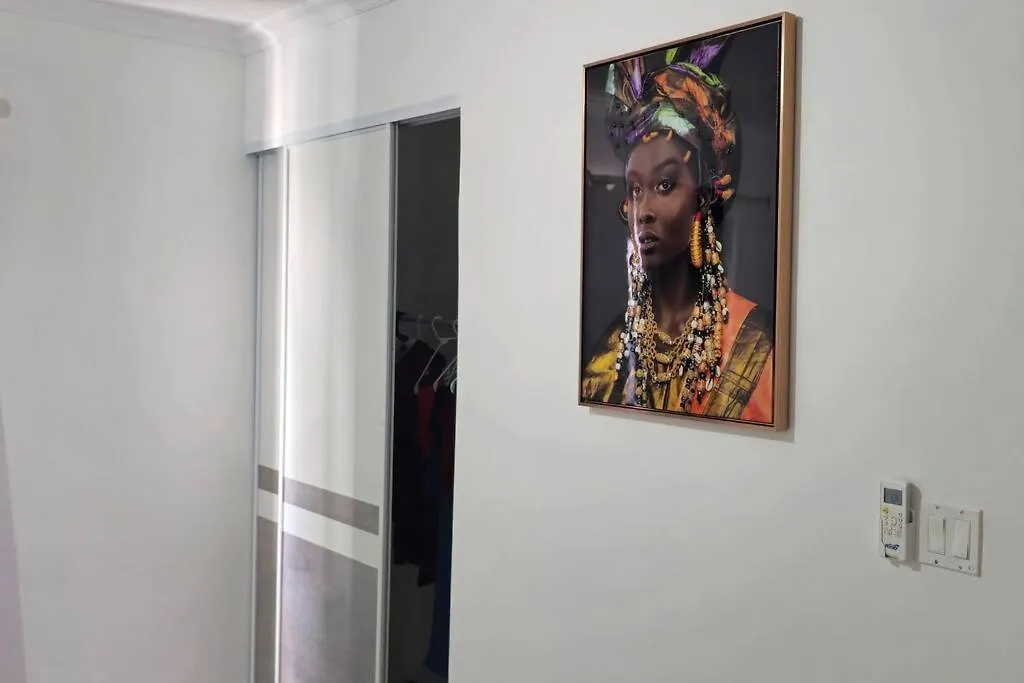 Cosmopolitan Retreat - New Kingston Apartment