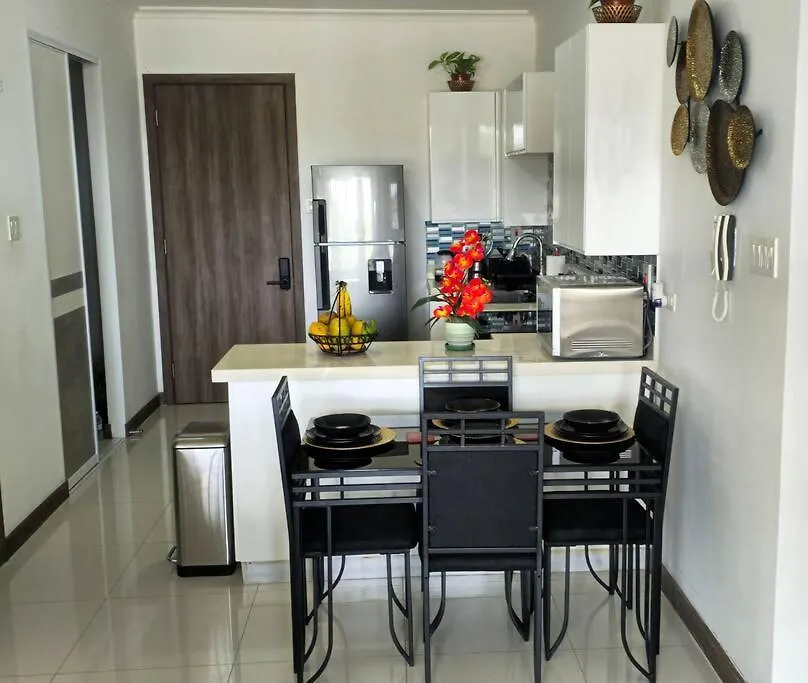 Cosmopolitan Retreat - New Kingston Apartment