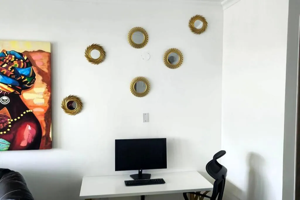 Cosmopolitan Retreat - New Kingston Apartment