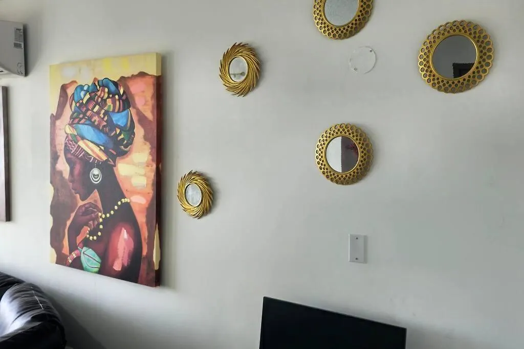 Cosmopolitan Retreat - New Kingston Apartment