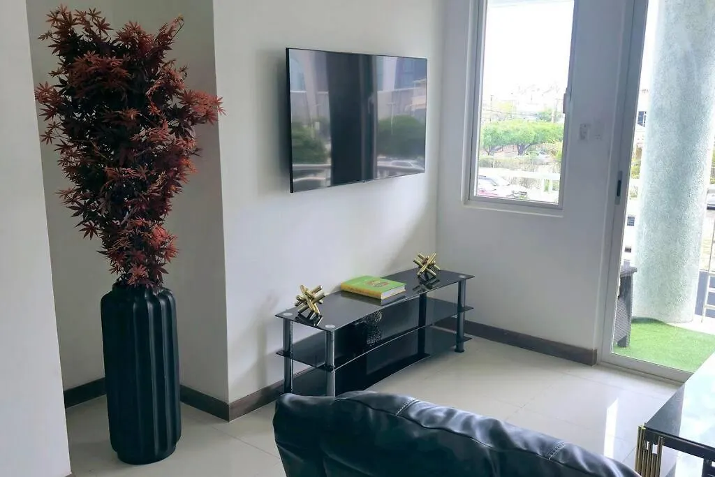 Cosmopolitan Retreat - New Kingston Apartment