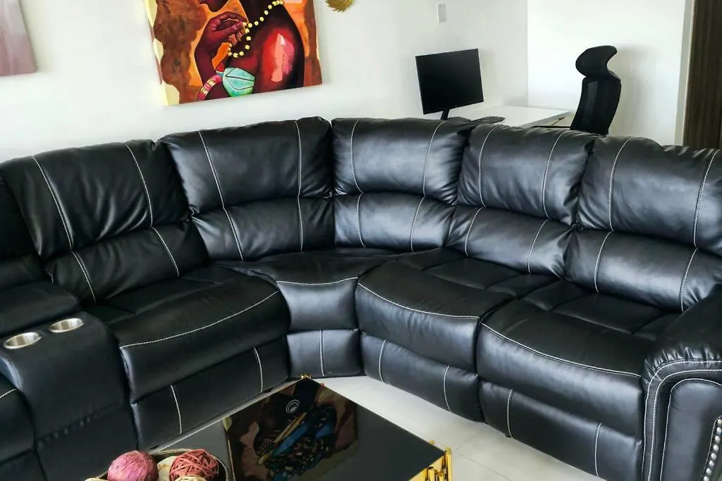 Cosmopolitan Retreat - New Kingston Apartment