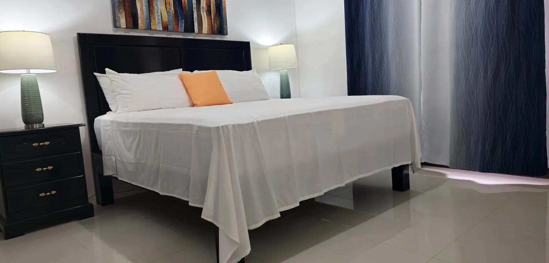 Cosmopolitan Retreat - New Kingston Apartment 0*,